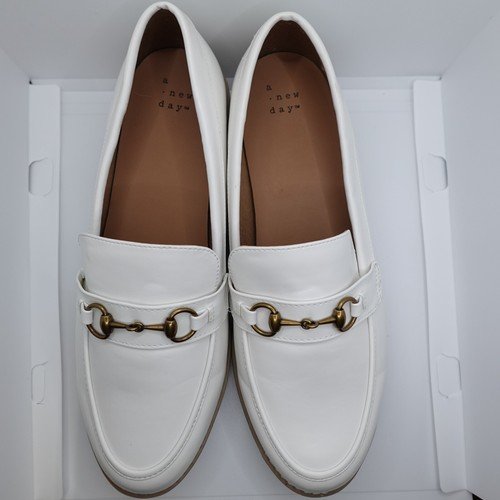 A New Day Loafers Womens Shoe Sz 9.5 White Memory Foam Church Easter Work Formal