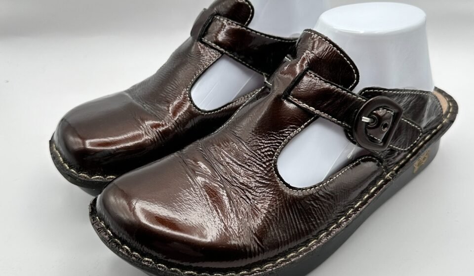 Alegria PG Lite Clog Womens 39 US 9 Metallic Brown Patent Leather Wedge Comfort