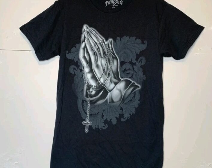 Fifth Sun Apparel Black T-Shirt Cotton Y2K Praying Hands Rosary Beads Size Small